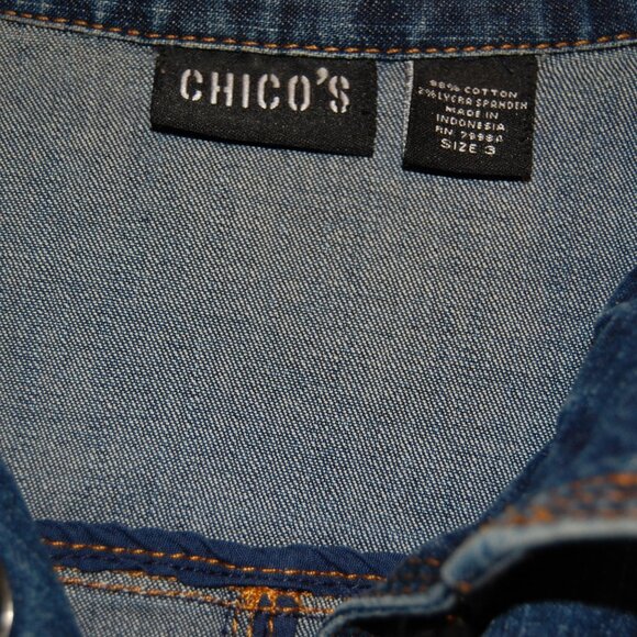 CHICOS Women's Denim Blue Jean Jacket W/ Silvertone Metal Closure Buttons Size 3 - Picture 11 of 12